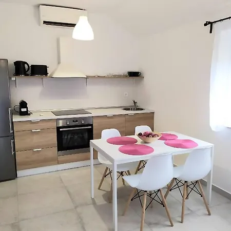 Arnyas Apartmanhaz Balatonlelle